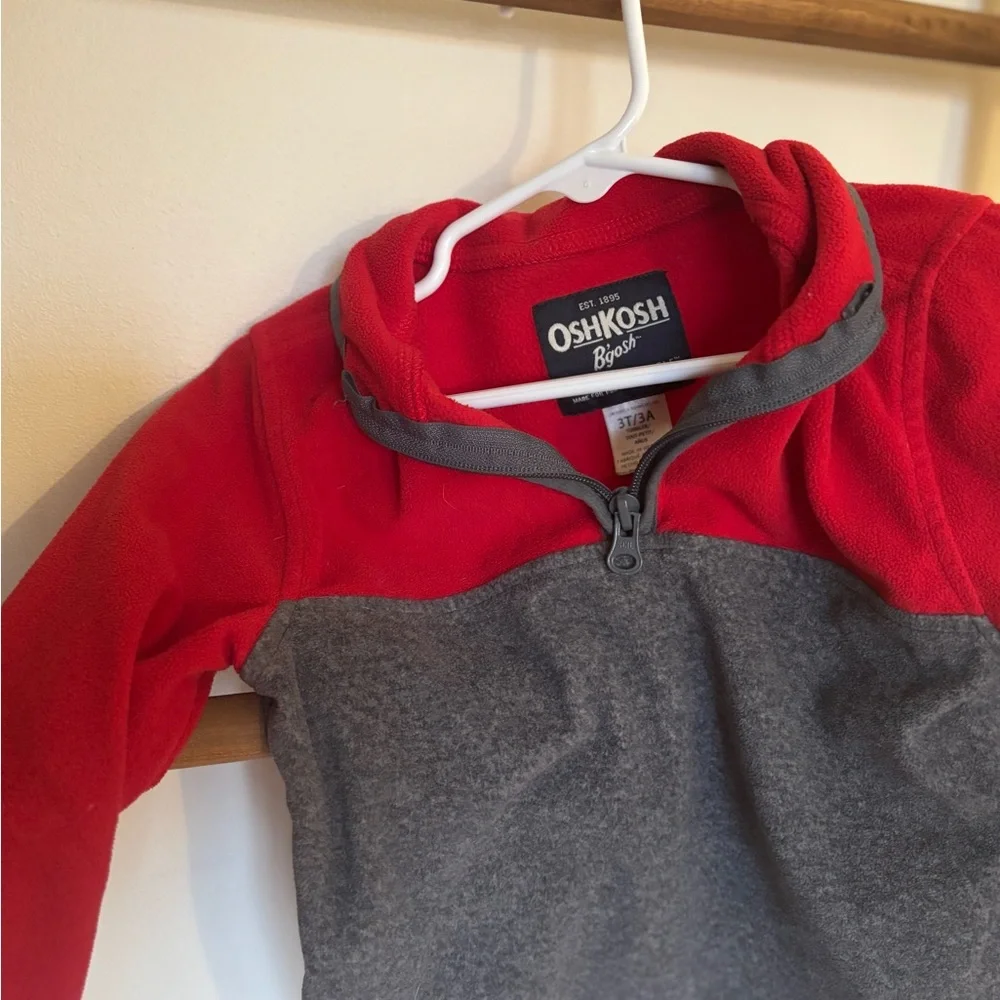 💙 5 for $25 💙 Oshkosh Red and Gray Fleece Pullover